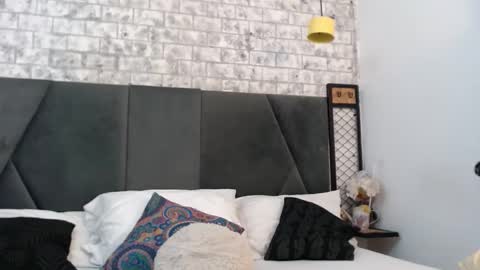 mila_adamss online show from December 14, 2025, 11:04 am