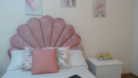 mila_adamss online show from June 6, 2026, 11:04 am