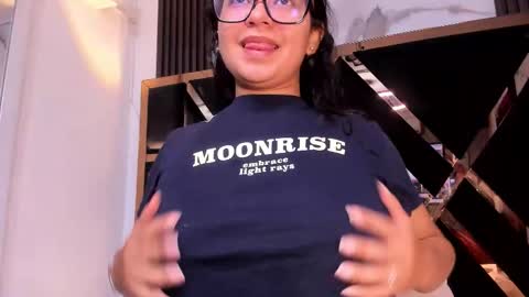 Camila online show from February 15, 2026, 5:31 pm