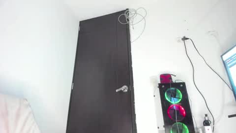 Mila Dash online show from November 20, 2025, 12:22 am