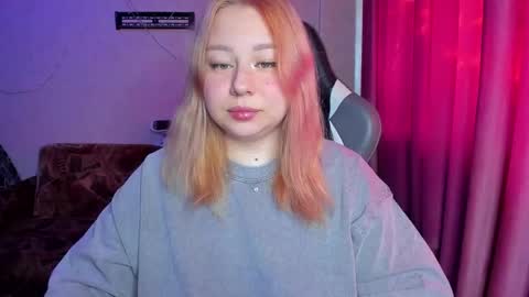Mila shy sensual person  online show from October 9, 2025, 2:20 am