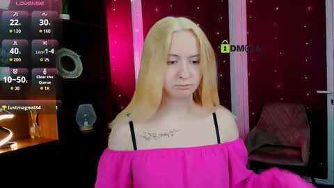 mila_glow online show from December 15, 2025, 7:29 pm