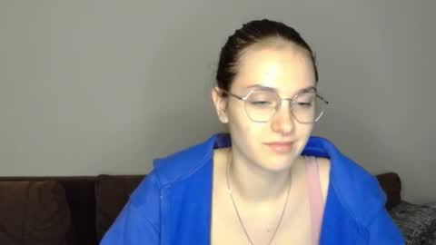 mila_keyy online show from September 8, 2025, 10:20 pm