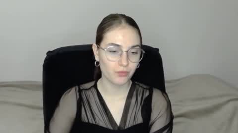 mila_keyy online show from February 27, 2026, 8:42 pm