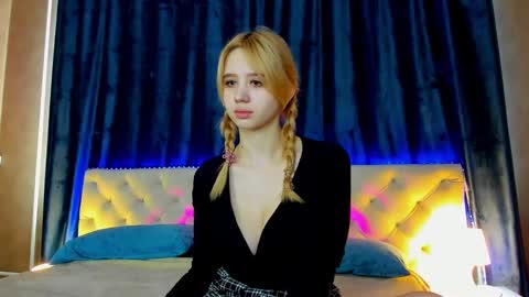 mila_kinor online show from February 24, 2025, 4:49 am