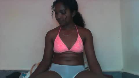 mila_lunah online show from March 16, 2026, 5:44 am