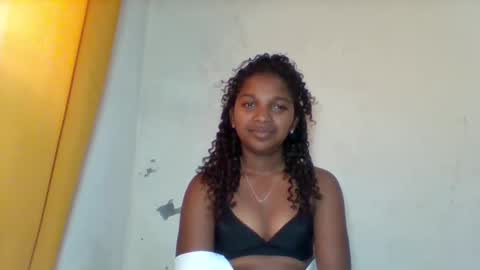 Snapshot of mila_lunah chatting on May 8, 2026, 4:18 am mila_lunah online show from May 8, 2026, 4:18 am
