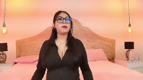 Snapshot of mila_lune1 chatting on August 3, 2026, 4:11 am mila_lune1 online show from August 3, 2026, 4:11 am