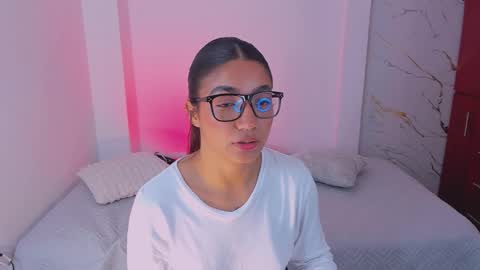 martina online show from March 16, 2026, 5:44 am