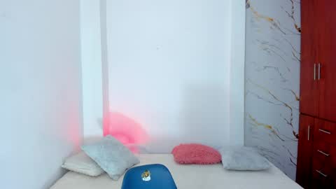 Snapshot of mila_rose1 chatting on May 6, 2026, 12:52 am martina online show from May 6, 2026, 12:52 am