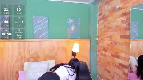 Mila and samy online show from March 22, 2026, 11:57 am