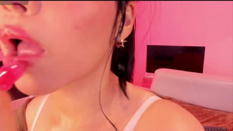 Mila online show from February 6, 2025, 2:58 pm