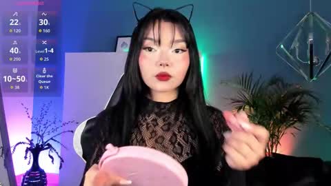 Mila online show from January 9, 2026, 11:35 am