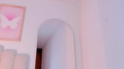 mila_stark333 online show from April 17, 2026, 5:32 am