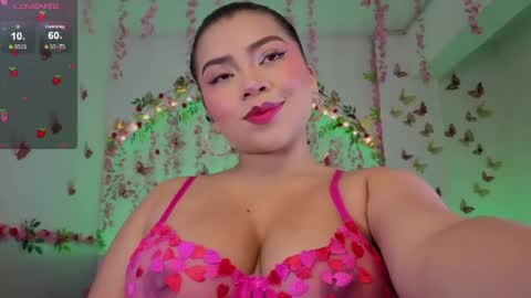 Snapshot of mila_sweet_v chatting on June 5, 2026, 7:14 am Mila online show from June 5, 2026, 7:14 am
