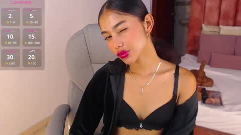 milaa_star online show from September 18, 2025, 3:52 am