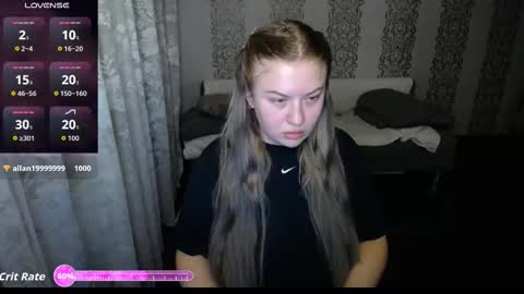 Mila online show from October 31, 2025, 7:15 pm