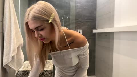 Mila and u can call me sweet bunny online show from May 19, 2026, 9:48 am