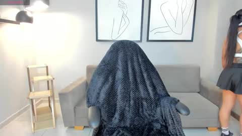 Mila online show from September 27, 2025, 7:19 pm