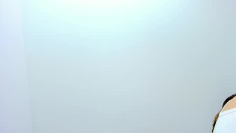 Mila online show from November 8, 2025, 3:39 am