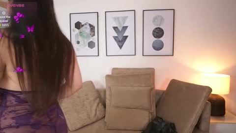 milacrave online show from September 23, 2025, 11:57 am