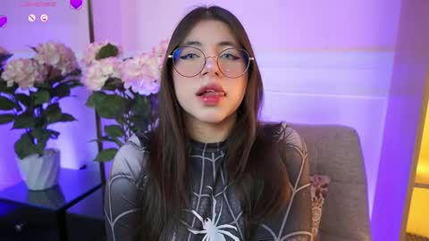 milacrave online show from March 25, 2026, 1:06 pm