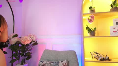 milacrave online show from March 26, 2026, 11:49 am