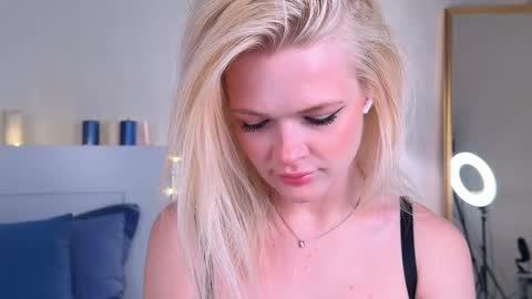 Miss Cutie online show from March 6, 2026, 4:31 am