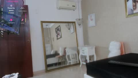 miladiosa online show from September 15, 2025, 12:05 pm