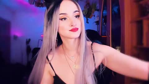 MiladyJolie online show from February 7, 2025, 2:29 am