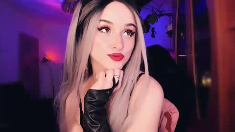 MiladyJolie online show from February 25, 2025, 4:35 am