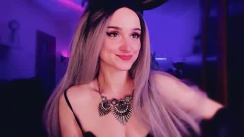 MiladyJolie online show from December 23, 2025, 7:39 am