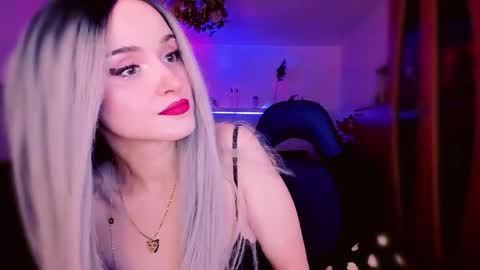 MiladyJolie online show from February 20, 2026, 5:02 pm