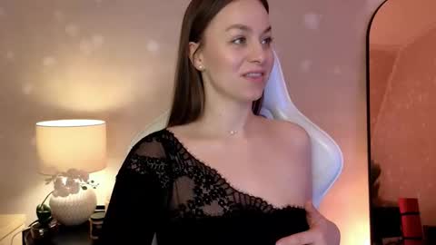 Mila Fleur online show from October 2, 2025, 2:13 pm
