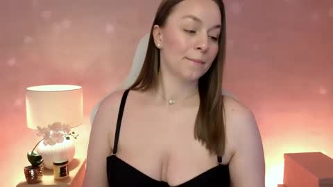 Mila Fleur online show from April 15, 2026, 2:02 pm