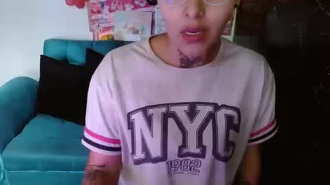 milafuckass online show from September 19, 2025, 1:34 pm