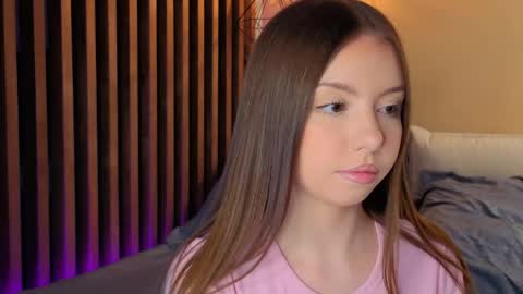 Mila online show from April 21, 2026, 3:07 pm