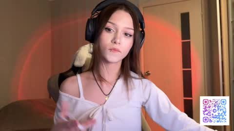 milamiuu online show from March 6, 2026, 3:08 pm