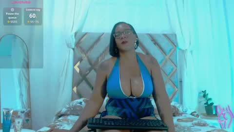 Snapshot of milamonroexx chatting on May 14, 2026, 2:18 am MilaMonroeXX online show from May 14, 2026, 2:18 am