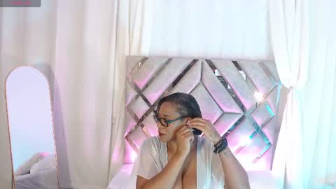 Snapshot of milamonroexx chatting on July 5, 2026, 2:29 am MilaMonroeXX online show from July 5, 2026, 2:29 am