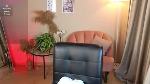 Milana online show from September 17, 2025, 9:27 pm