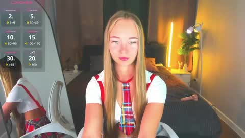 Snapshot of milana_sorrento chatting on June 7, 2026, 1:10 am Milana online show from June 7, 2026, 1:10 am