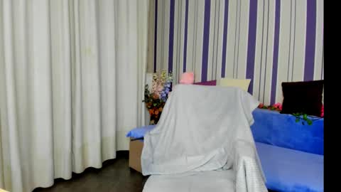 MilanaAlvis online show from November 30, 2025, 1:15 pm