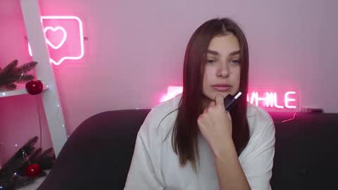 milanaangelas online show from December 20, 2024, 10:49 am