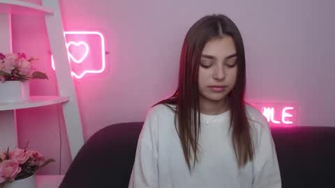 milanaangelas online show from February 1, 2025, 5:49 am