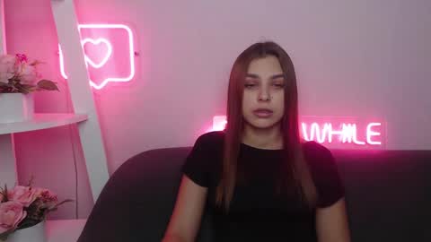 milanaangelas online show from February 2, 2025, 5:42 am