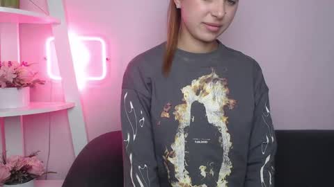 milanaangelas online show from September 29, 2025, 8:13 pm