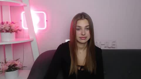 milanaangelas online show from October 13, 2025, 8:42 pm