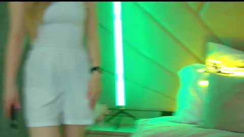 MilanaBalmain online show from March 4, 2025, 8:13 am