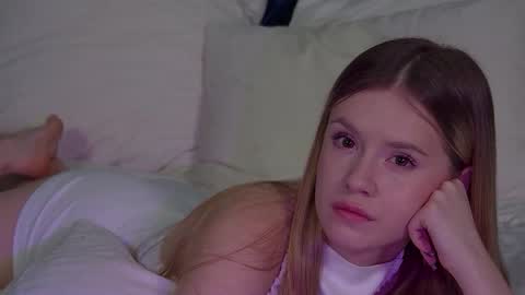 MilanaBalmain online show from November 11, 2025, 5:40 am